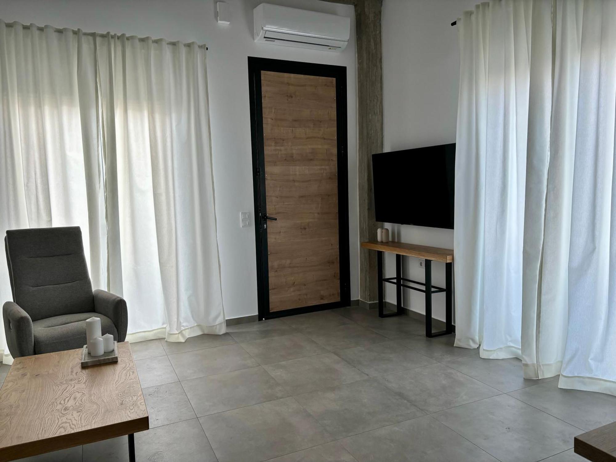Industrial Loft Comfort Living Iraklio Exterior foto