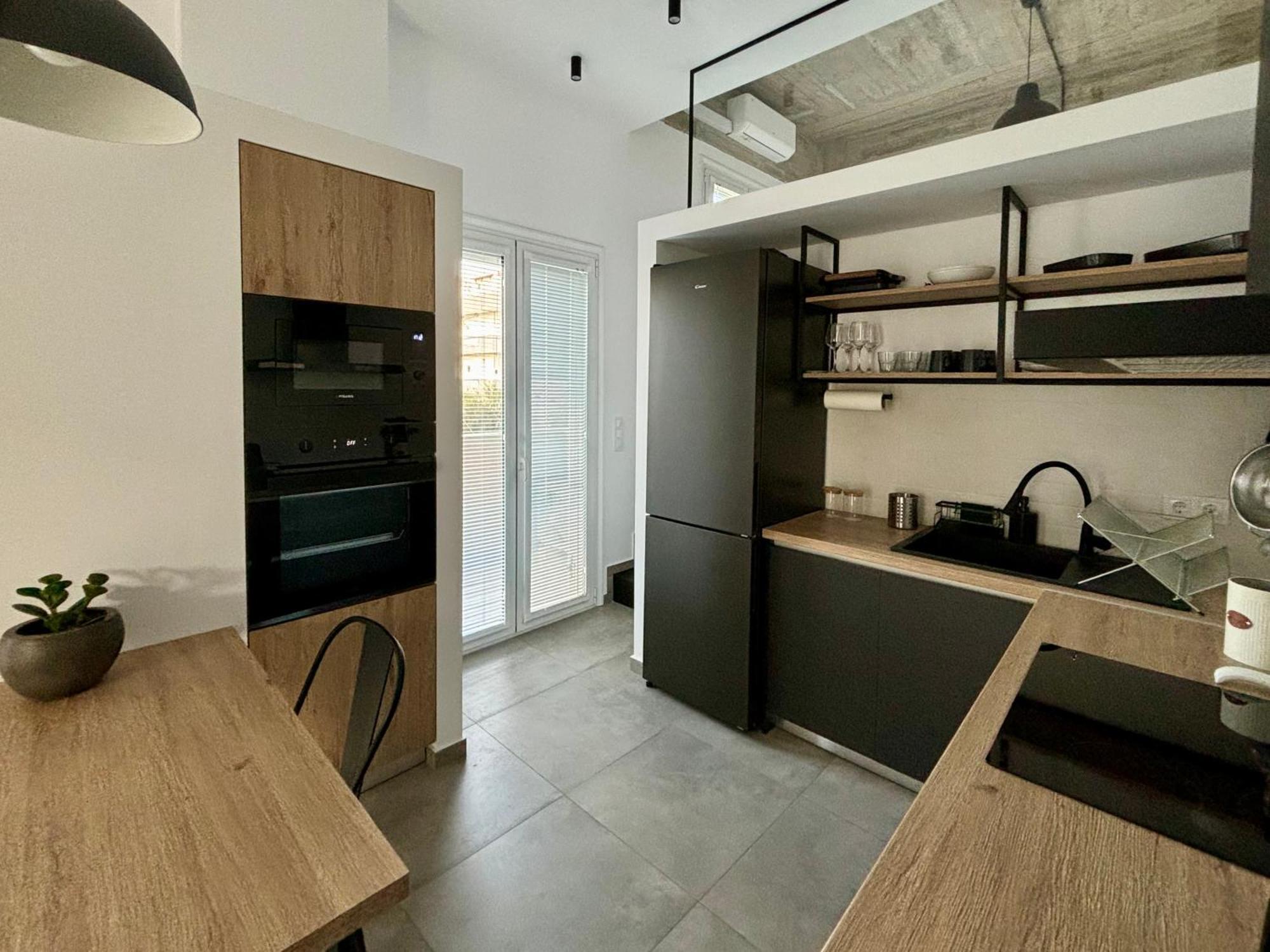 Industrial Loft Comfort Living Iraklio Exterior foto
